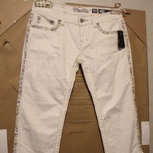 Miss Me Cuffed Capri